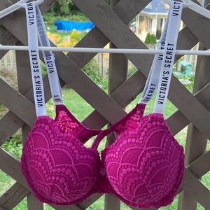 Victoria’s Secret 36C T-Shirt Push-Up Full Coverage Fuchsia